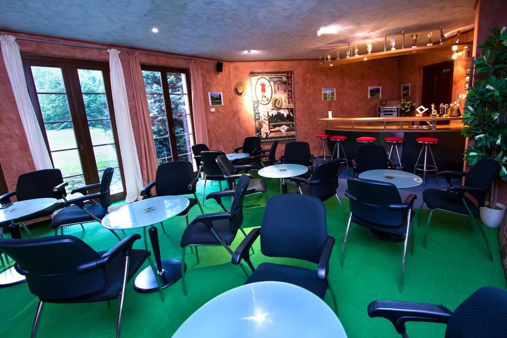 Hotel Golfer Kremnica Bagian luar foto