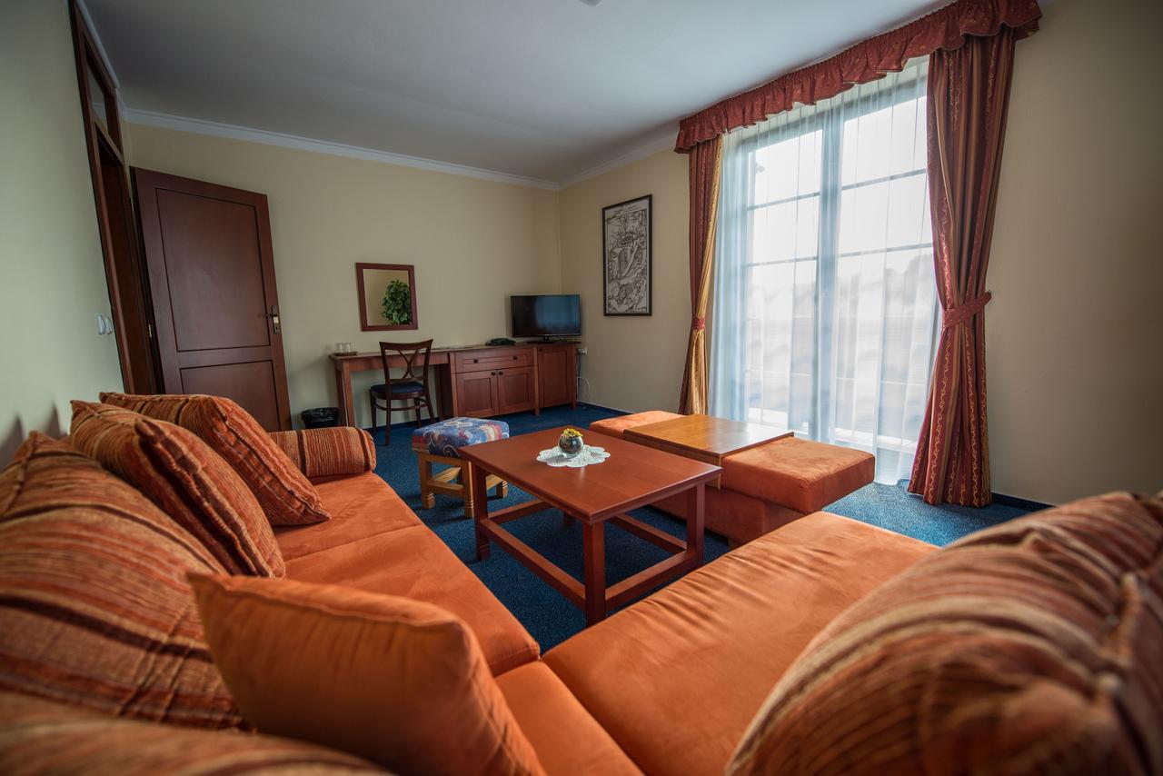 Hotel Golfer Kremnica Bagian luar foto