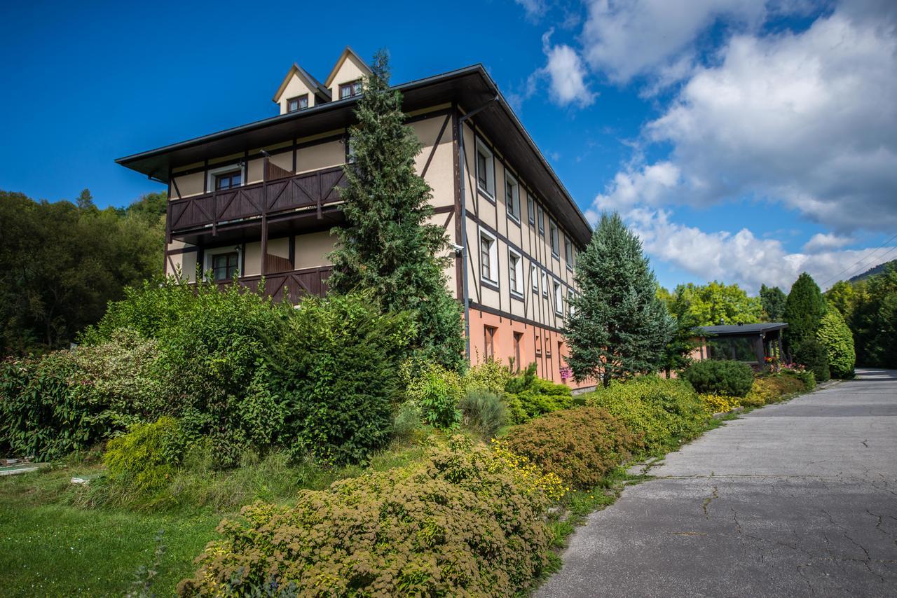 Hotel Golfer Kremnica Bagian luar foto