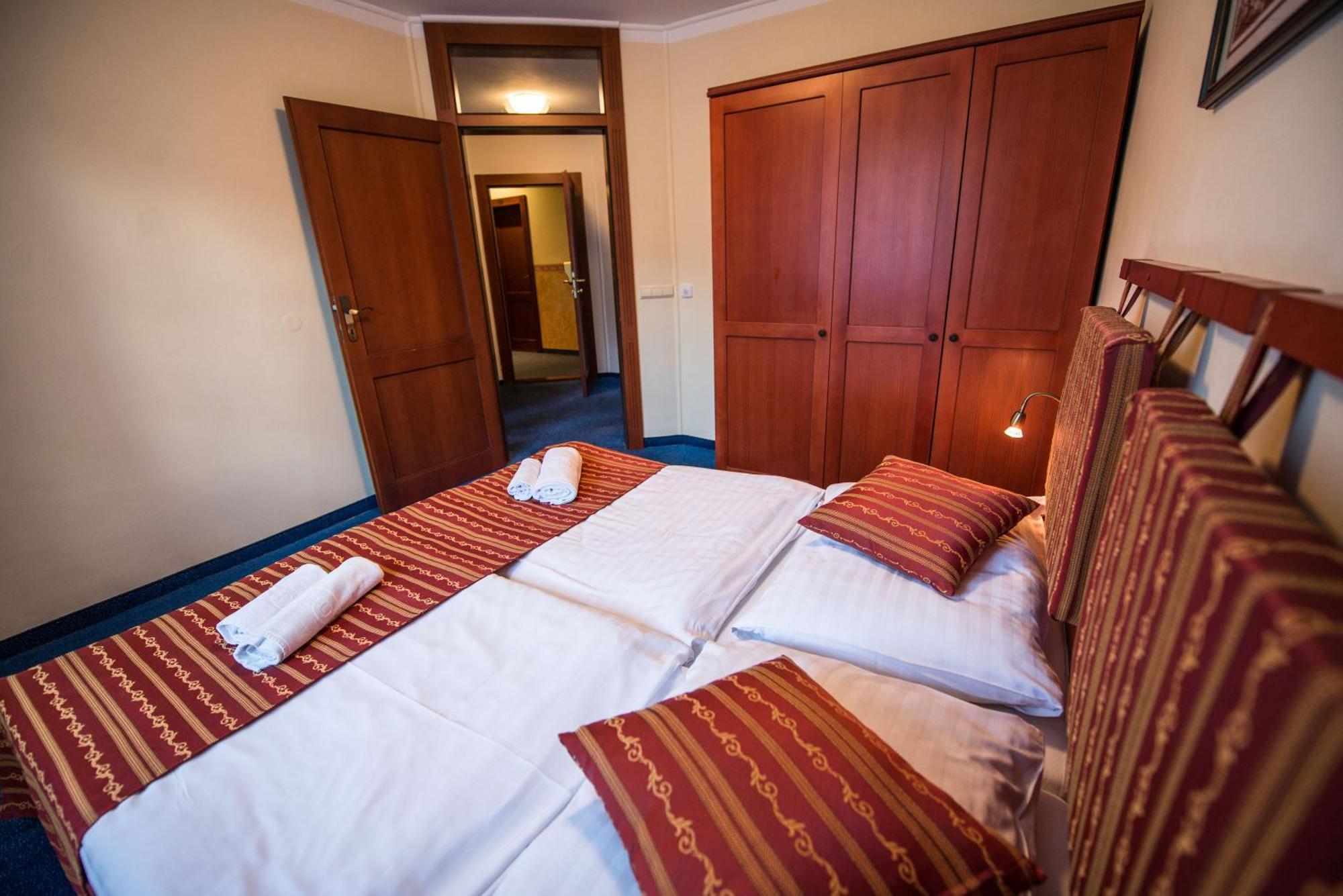 Hotel Golfer Kremnica Bagian luar foto